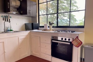 Mikroaaltouuni, uuni, liesi, astianpesukone