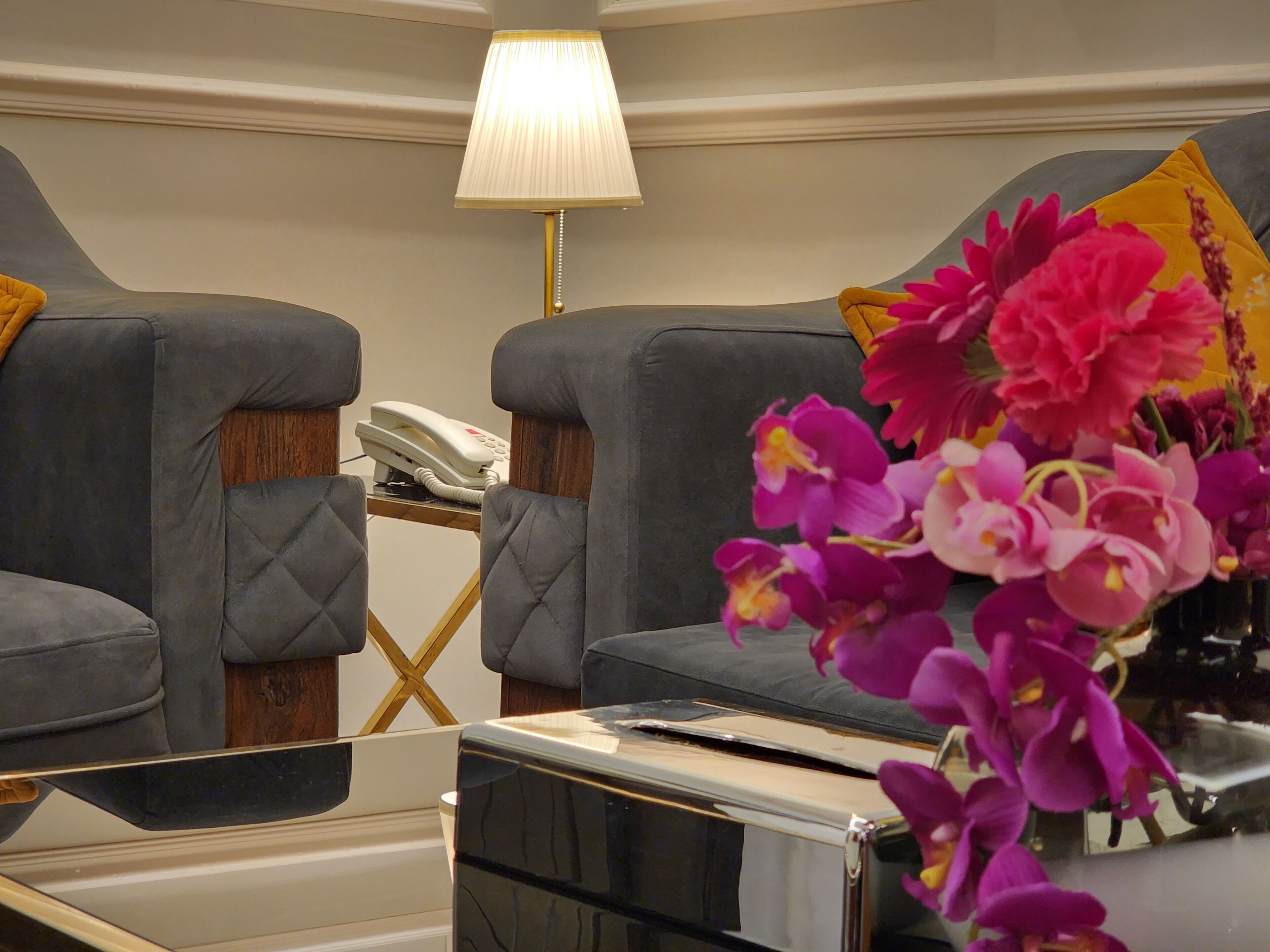 Sengetøy av topp kvalitet, memory foam-senger og safe på rommet