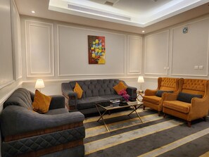 스위트, 침실 2개 | 고급 침구, 메모리폼 침대, 객실 내 금고, 암막 커튼