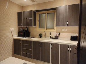 Fridge, microwave, oven, dishwasher