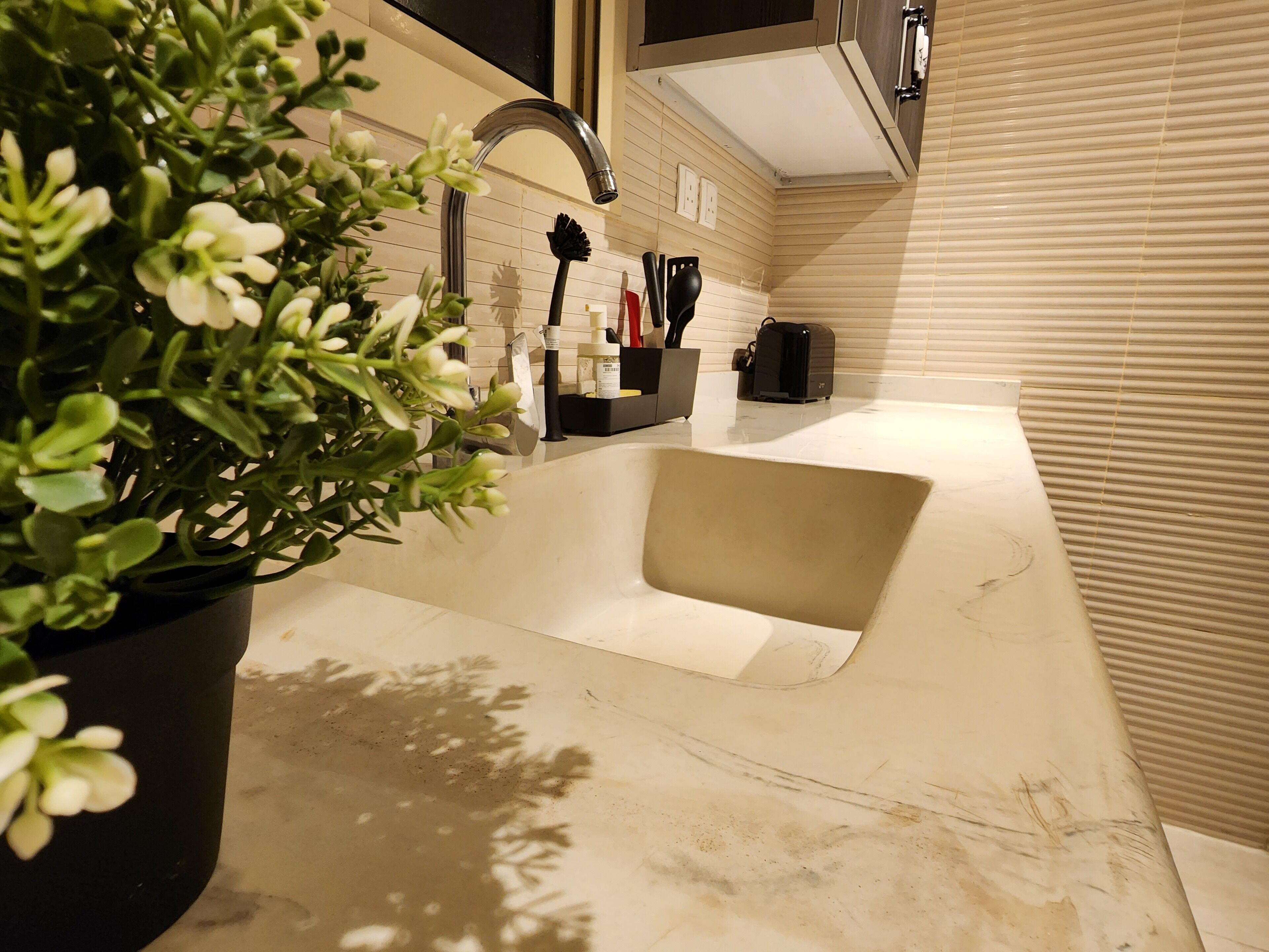 雪櫃、微波爐、焗爐、洗碗機