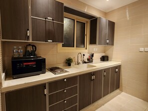 냉장고, 전자레인지, 오븐, 식기 세척기