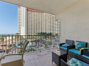 Property grounds - Beachfront Luxury-Sleeps 10! Lower level-2 parking spaces! 3BR/3BA+bunk room (Panama City Beach)