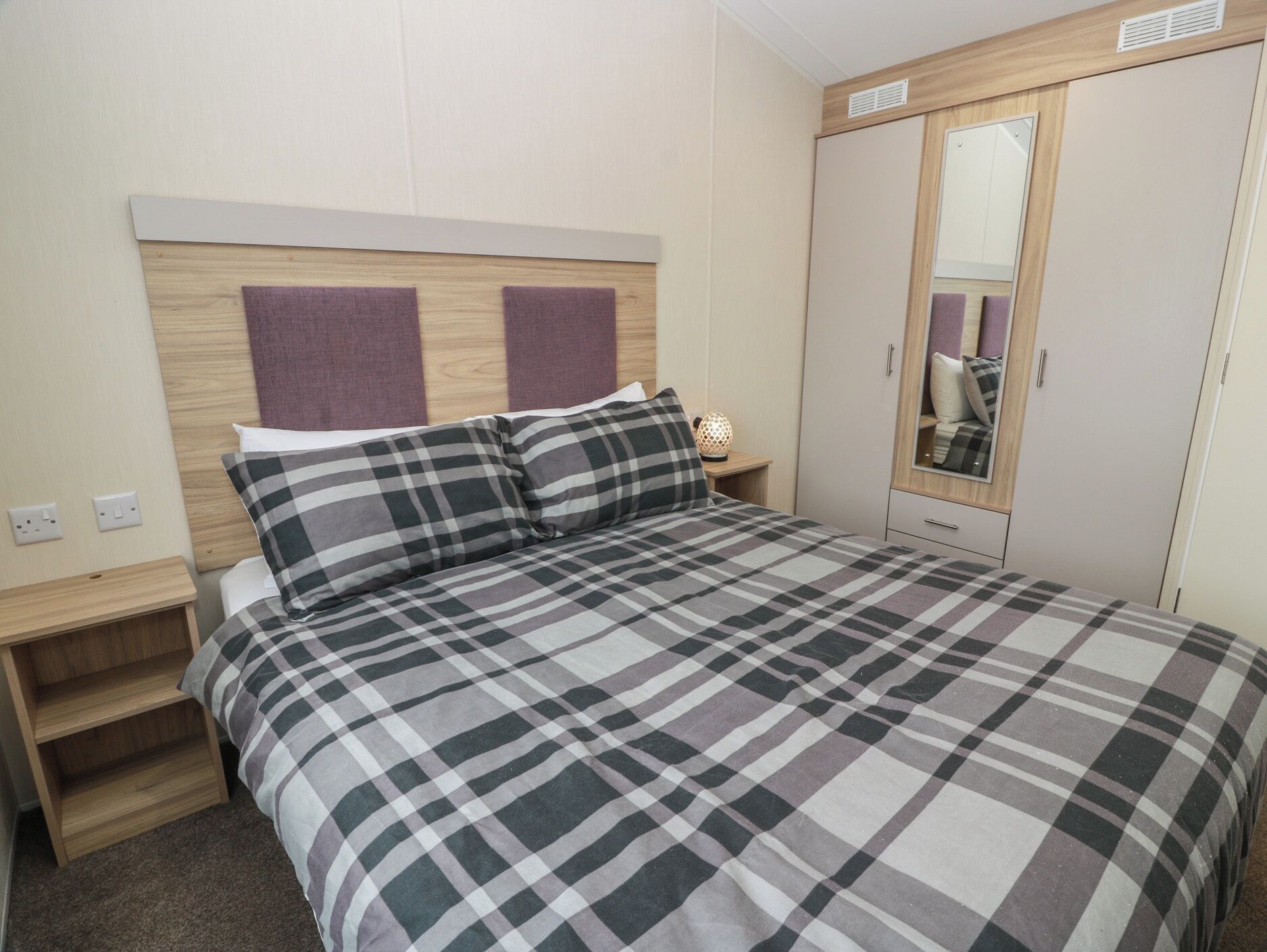 2 bedrooms, individually decorated, individually furnished, free WiFi