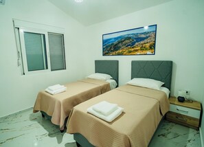 3 bedrooms, iron/ironing board, travel cot, free WiFi