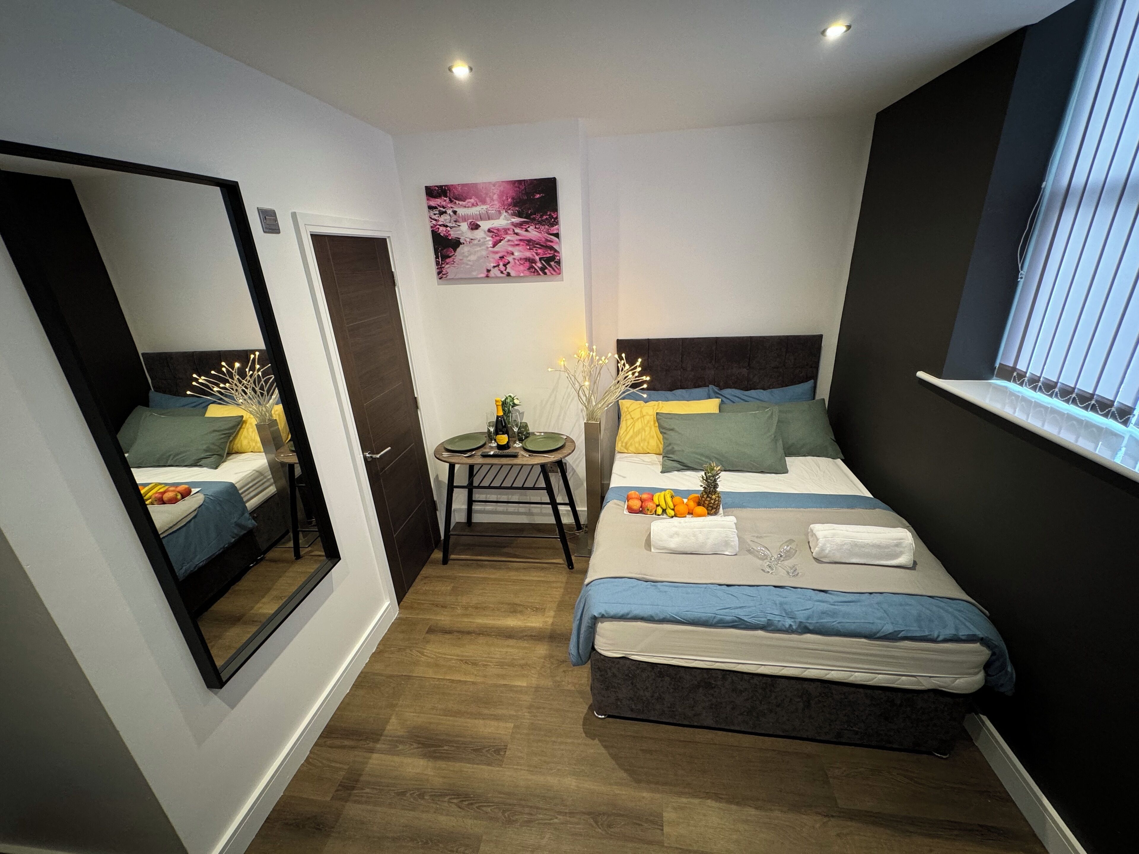 6 多间卧室、熨斗/熨衣板、WiFi、床单