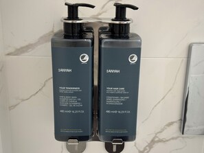 Bruser, boblebadekar, hårtørrer, håndklæder