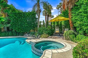 Et oppvarmet basseng