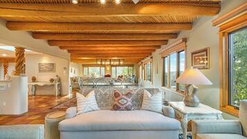 Smart TV, table tennis