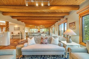 Smart TV, table tennis