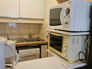 Réfrigérateur, micro-ondes, lave-vaisselle