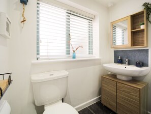 Dusche, Handtücher, Seife, Toilettenpapier