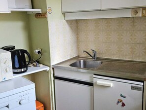 Fridge, microwave, dishwasher