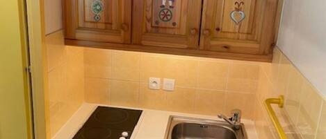 Fridge, microwave, dishwasher