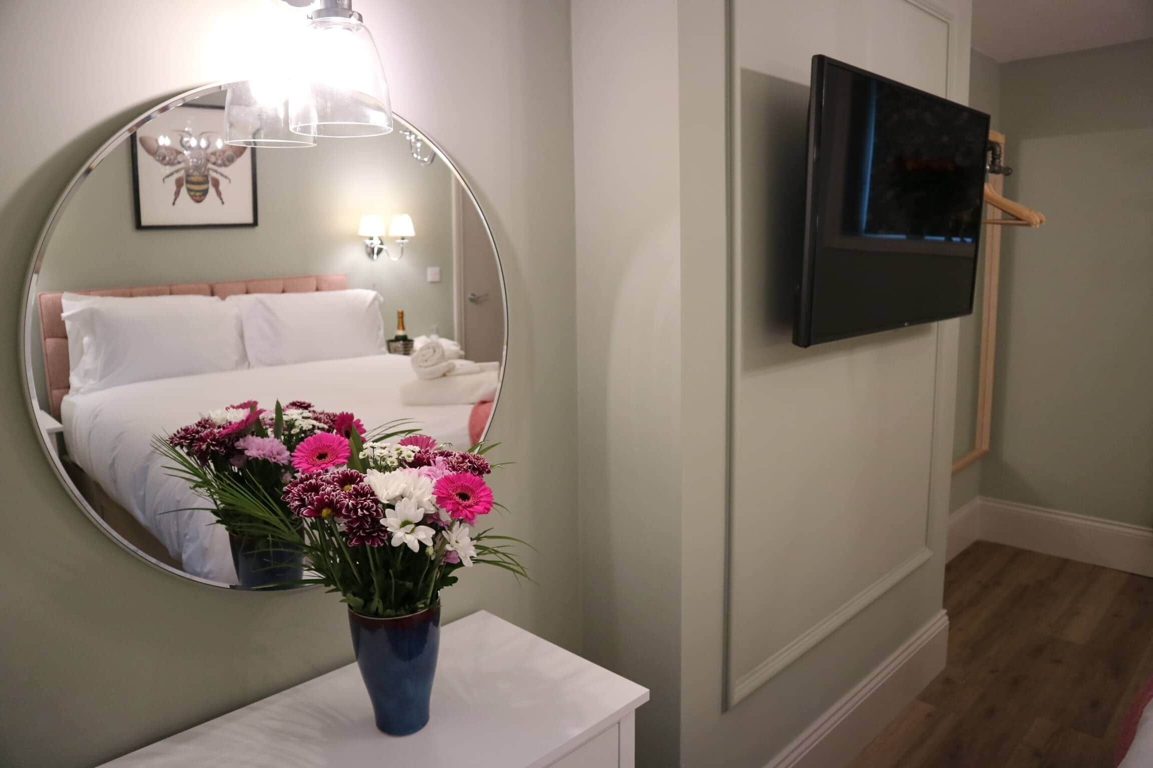 1 多间卧室、熨斗/熨衣板、WiFi、床单