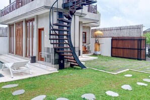 المنطقة المحيطة بالمنشأة