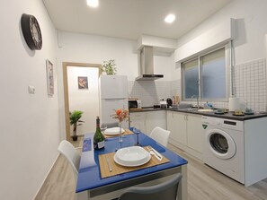 Microondas y placa de cocina