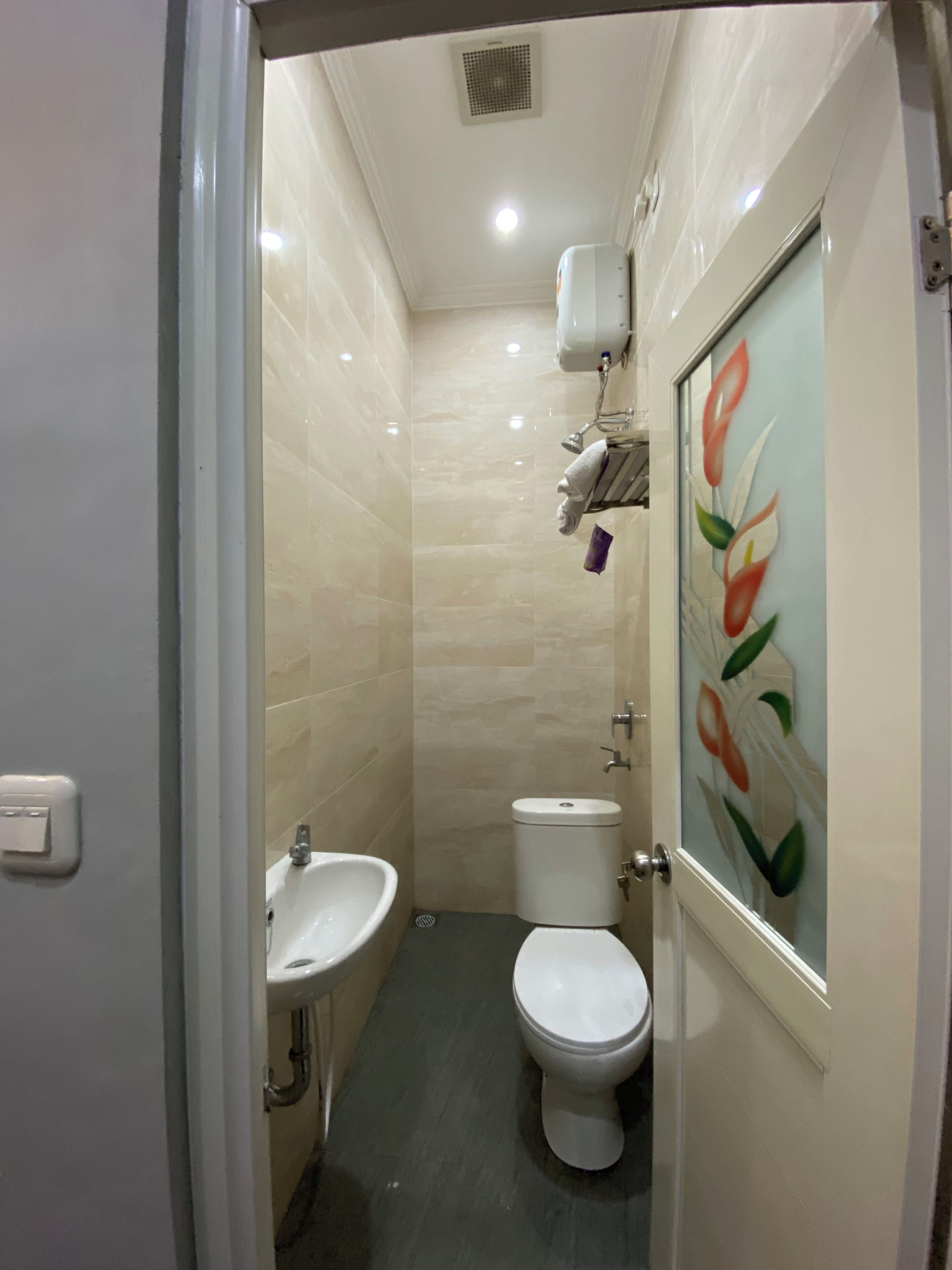 Standard Double Room, Mountain View | Bathroom | Shower, towels