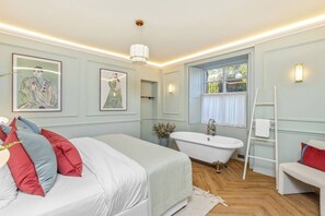 4 bedrooms, iron/ironing board, travel cot, WiFi