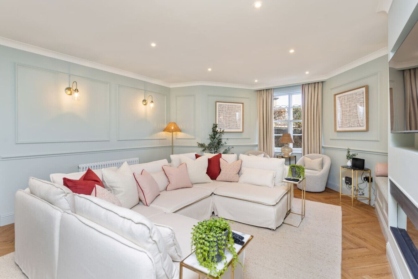 Televisie en een open haard