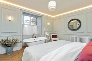 4 bedrooms, iron/ironing board, travel crib, WiFi - The Kings Park Luxury Residence (Stirling)