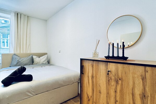 1 bedroom, WiFi, bed sheets