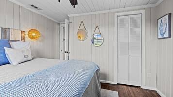 2 habitaciones, escritorio, tabla de planchar con plancha y wifi