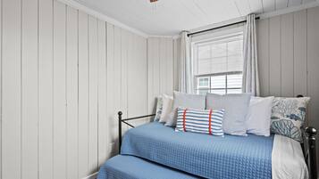 2 quartos, escrivaninha, ferros/tábuas de passar roupa, Wi-Fi