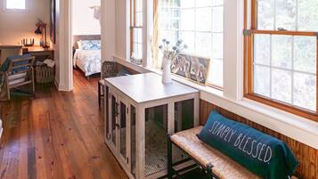 1 bedroom, desk, iron/ironing board, WiFi