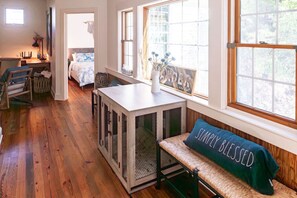 1 bedroom, desk, iron/ironing board, WiFi