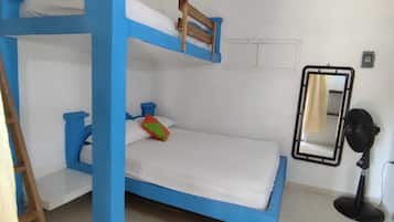 Familie bungalow, balkon, gedeeltelijk uitzicht op zee | Gratis wifi