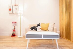 Room - REPOS tsuruhashi-3 bedrooms, up to 8 people, 6 minutes walk to Tsuruhashi Station (Osaka)