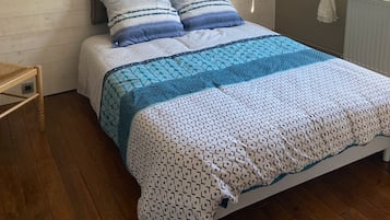 WiFi, bed sheets