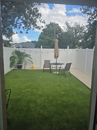 Modern Studio Retreat in Spring Hill near Weeki Wachee & Gulf Coast