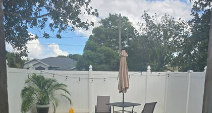 Modern Studio Retreat in Spring Hill near Weeki Wachee & Gulf Coast