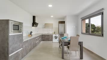 Frigorifero, microonde, macchina per tè/caffè