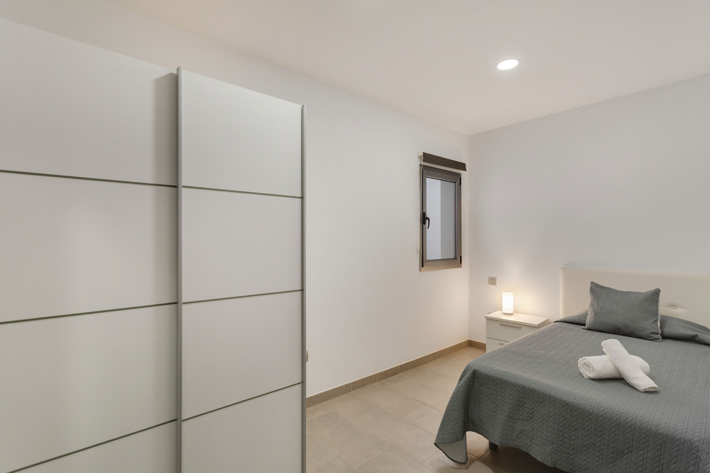 3 slaapkamers, een strijkplank/strijkijzer, wifi, beddengoed