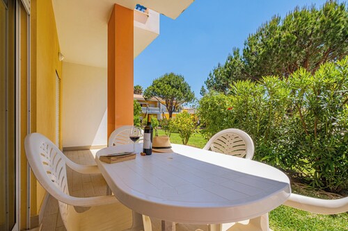 Pool & Beach in Encosta São José