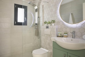 تجهيزات دش، مجففات شعر، مناشف