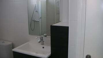 Bruser, hårtørrer, håndklæder