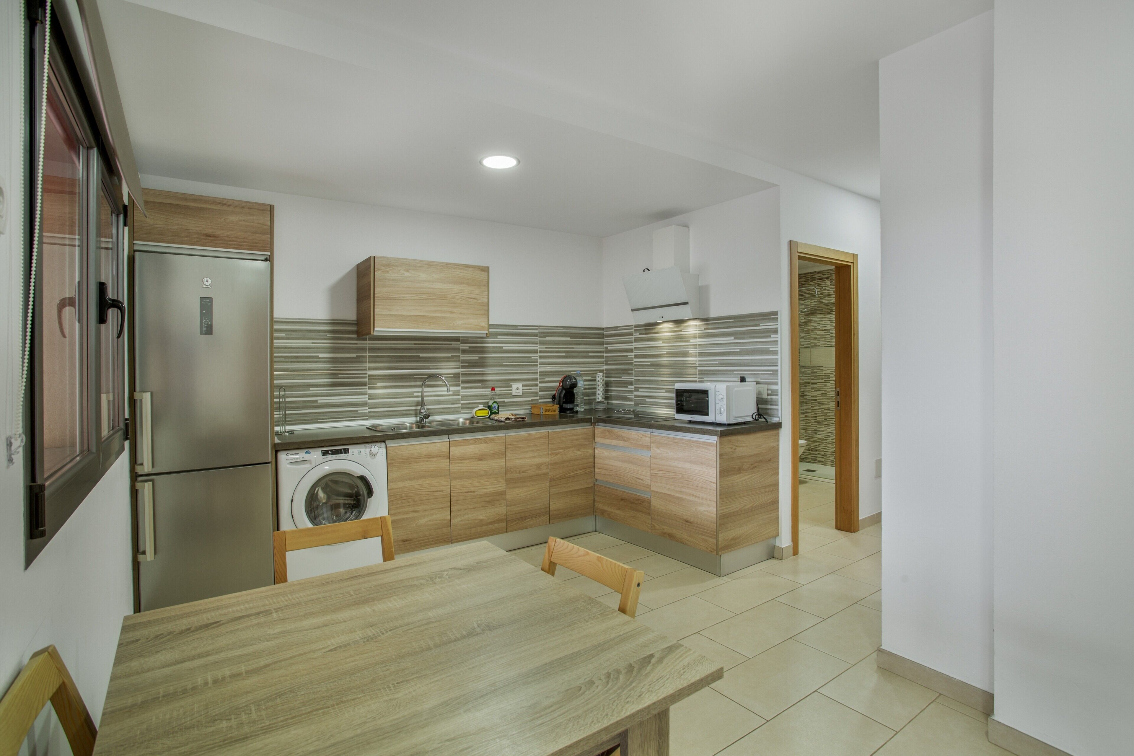 Frigorifero, microonde, piano cottura, macchina per tè/caffè