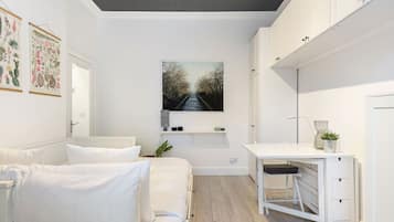 Strygejern/strygebræt, internetforbindelse, sengetøj