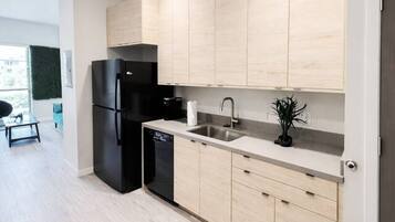 Fridge, microwave, dishwasher, coffee/tea maker