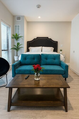 Modern East Village Studio | Stylish Comfort near Dining & Shops