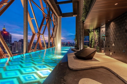 Scarletz Premium Service Suite KL