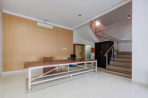Unclassified image, 3 of 13, button - RedDoorz near Ubud Village (Bali)