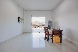 Unclassified image, 5 of 13, button - RedDoorz near Ubud Village (Bali)