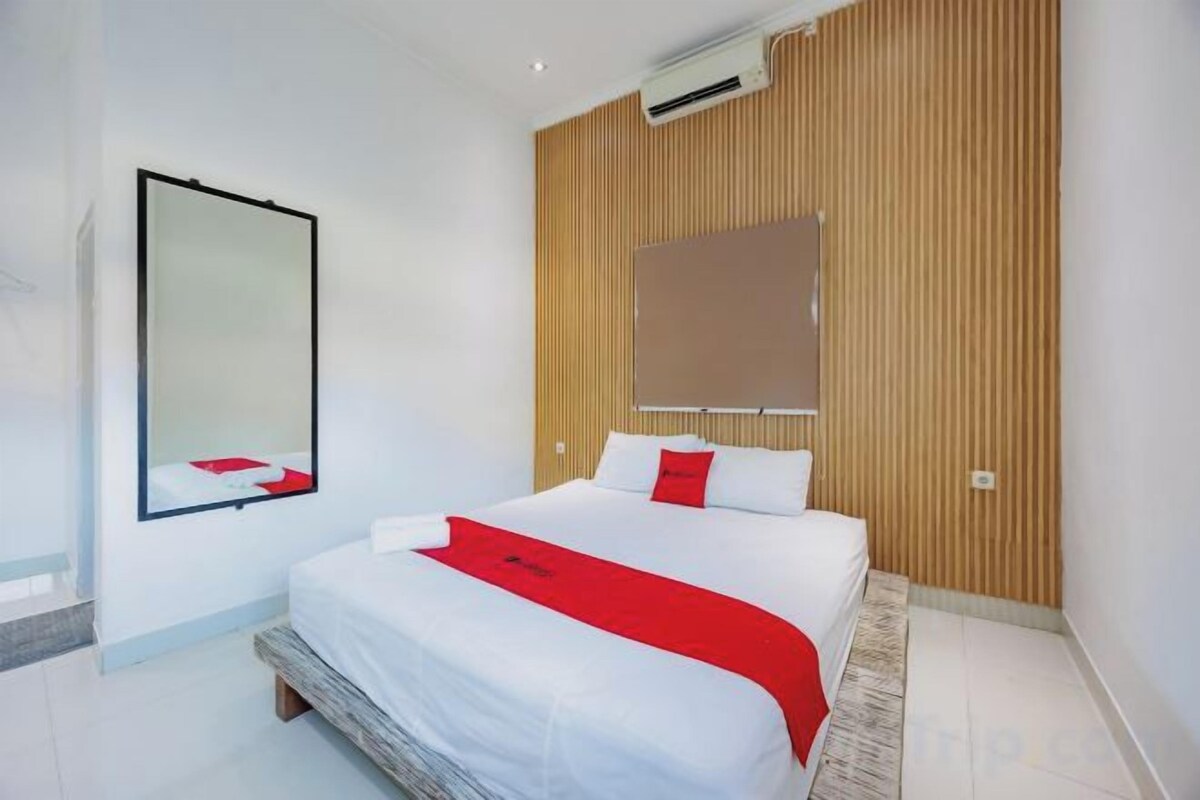 RedDoorz Room
