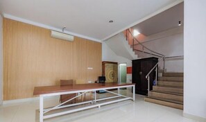 Interior - RedDoorz near Ubud Village (Bali)