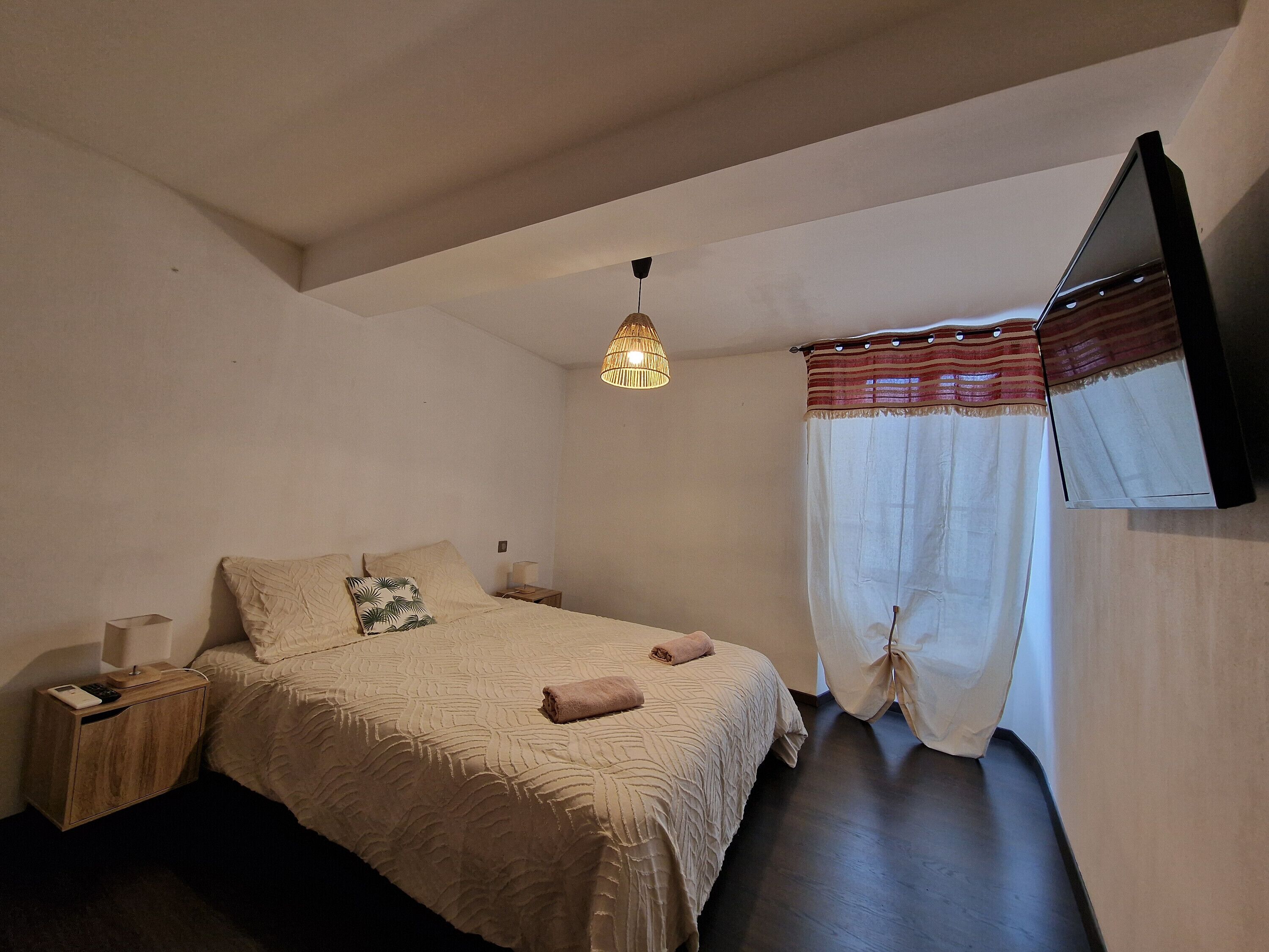 2 makuuhuonetta, silitysrauta/-lauta, Wi-Fi, vuodevaatteet